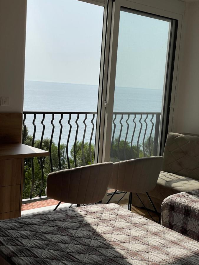 Hotel R Utjeha Zewnętrze zdjęcie