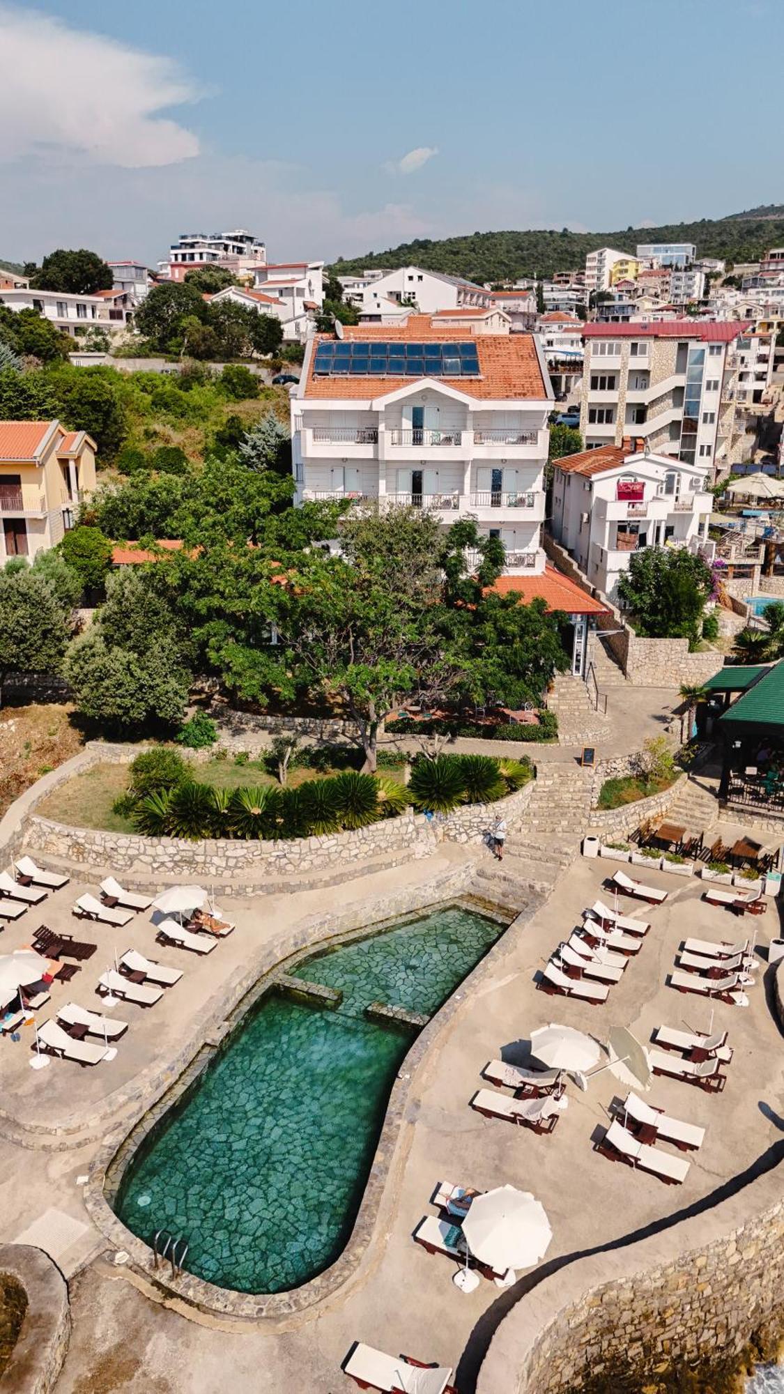 Hotel R Utjeha Zewnętrze zdjęcie