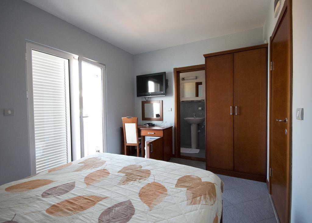 Hotel R Utjeha Zewnętrze zdjęcie