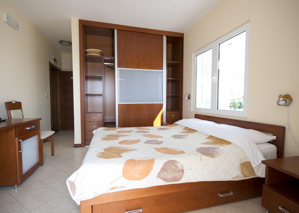 Hotel R Utjeha Zewnętrze zdjęcie