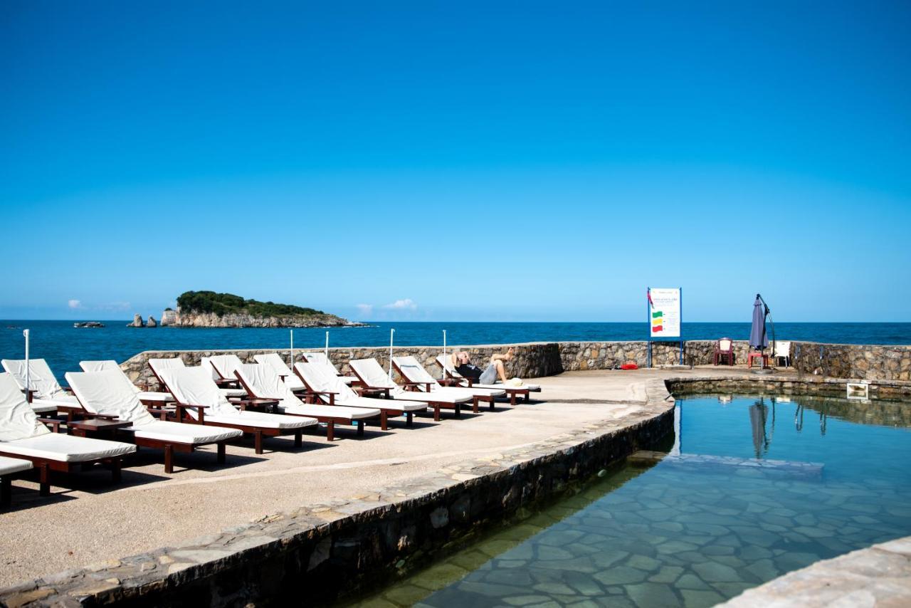 Hotel R Utjeha Zewnętrze zdjęcie